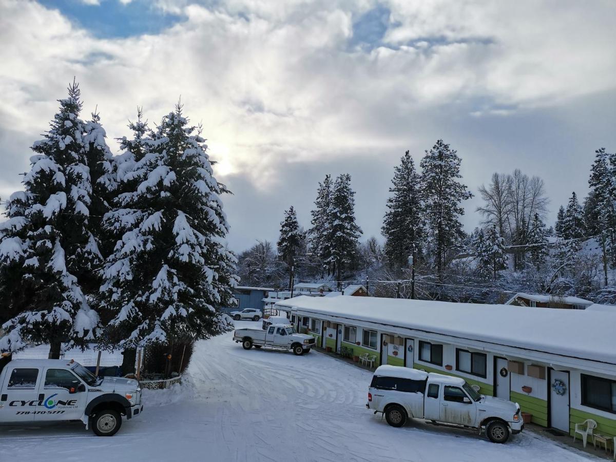 The Cedars Motel 2*