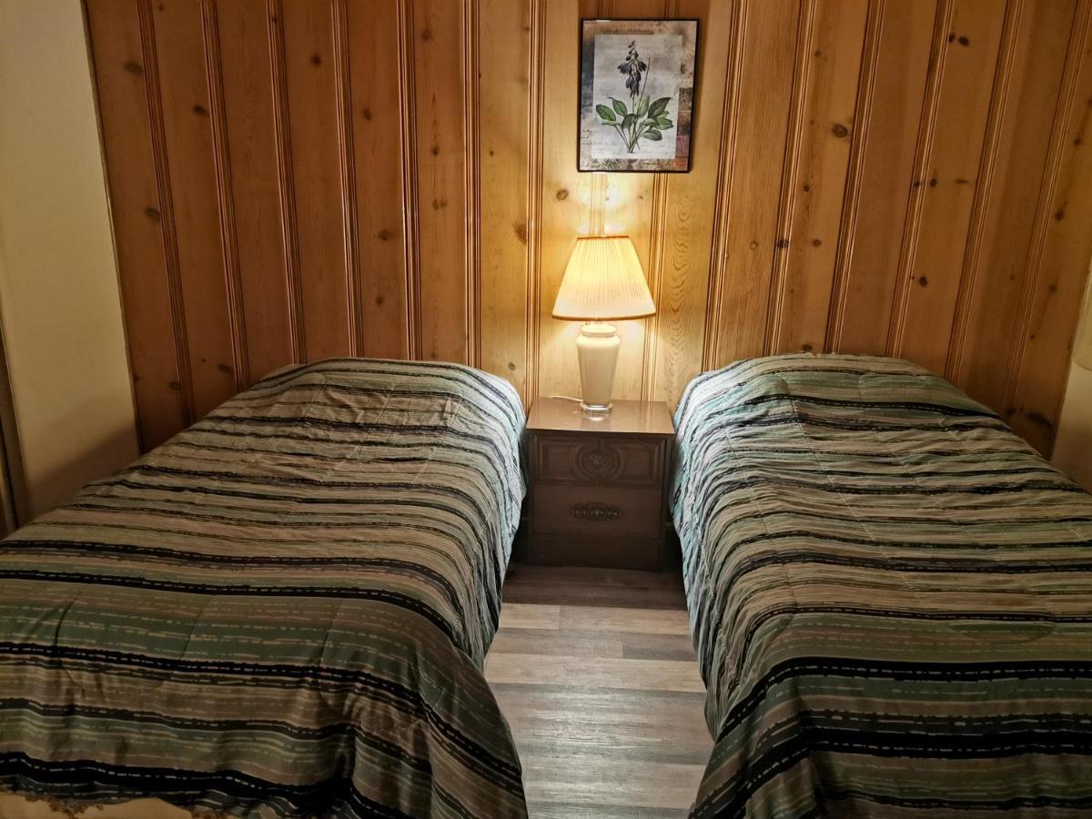 The Cedars Motel 2*
