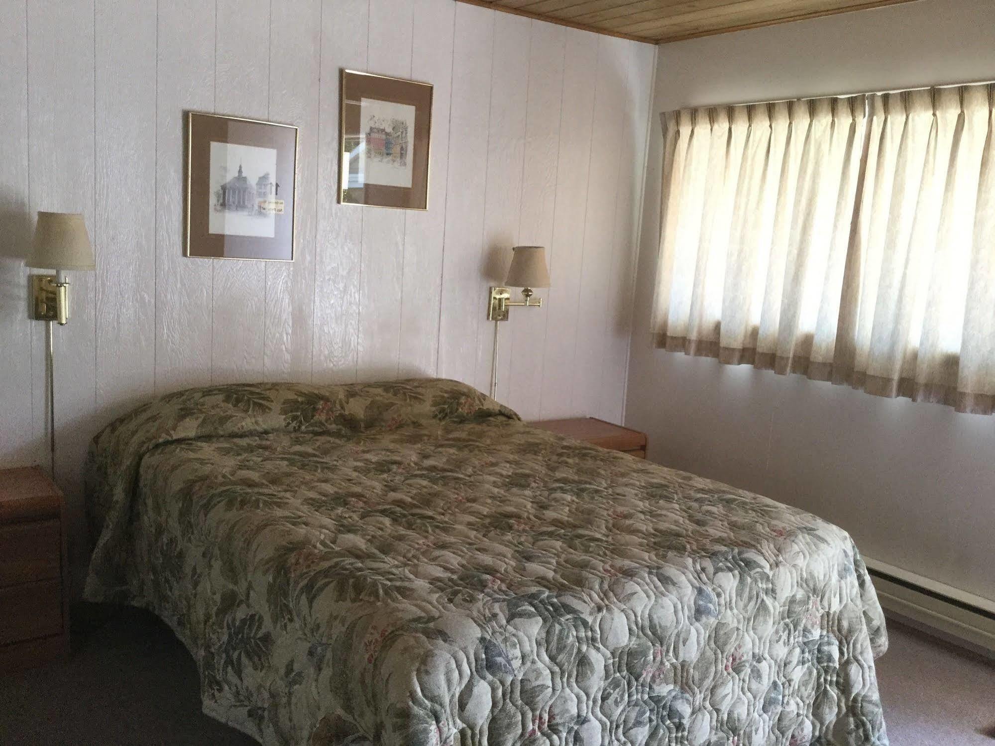 Motel The Cedars 2*